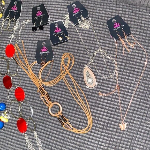 Paparazzi huge lot of new jewelry bracelets necklaces earrings - Picture 2 of 11